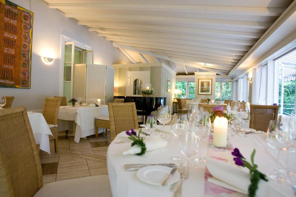Hotel Restaurant Villa Fayence Wallerfangen Buitenkant foto